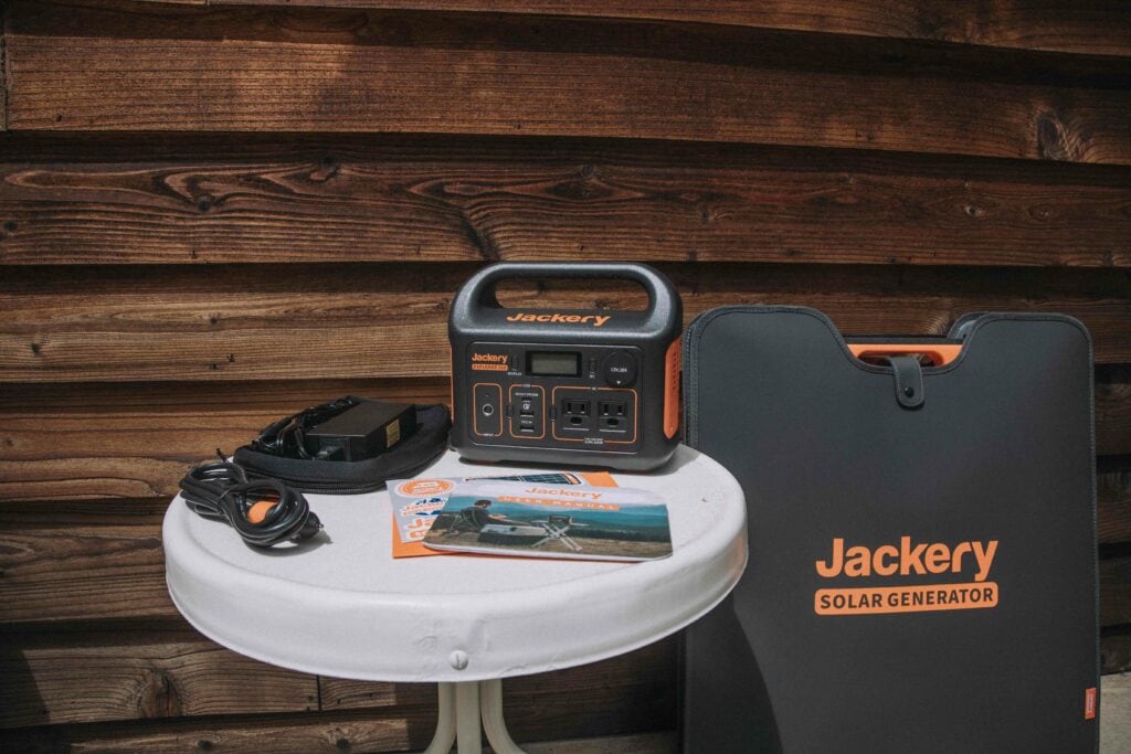 Jackery 300 and accessories